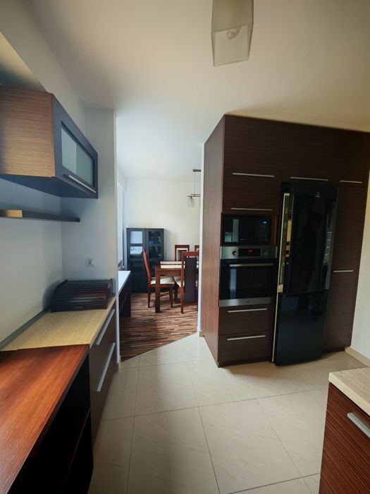 4-pokojowe mieszkanie 60,5m² – częściowo umeblowane, piwnica, balkon.