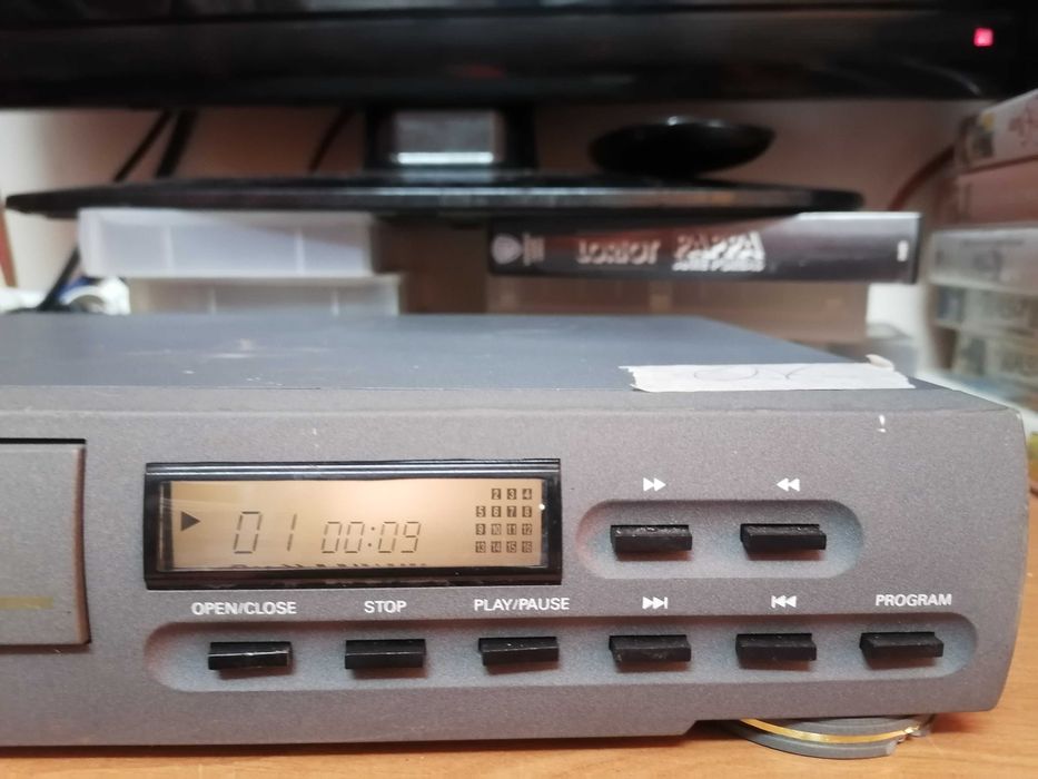 Odtwarzacz CD Universum CD 1035