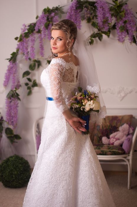 Продам весільну сукню
