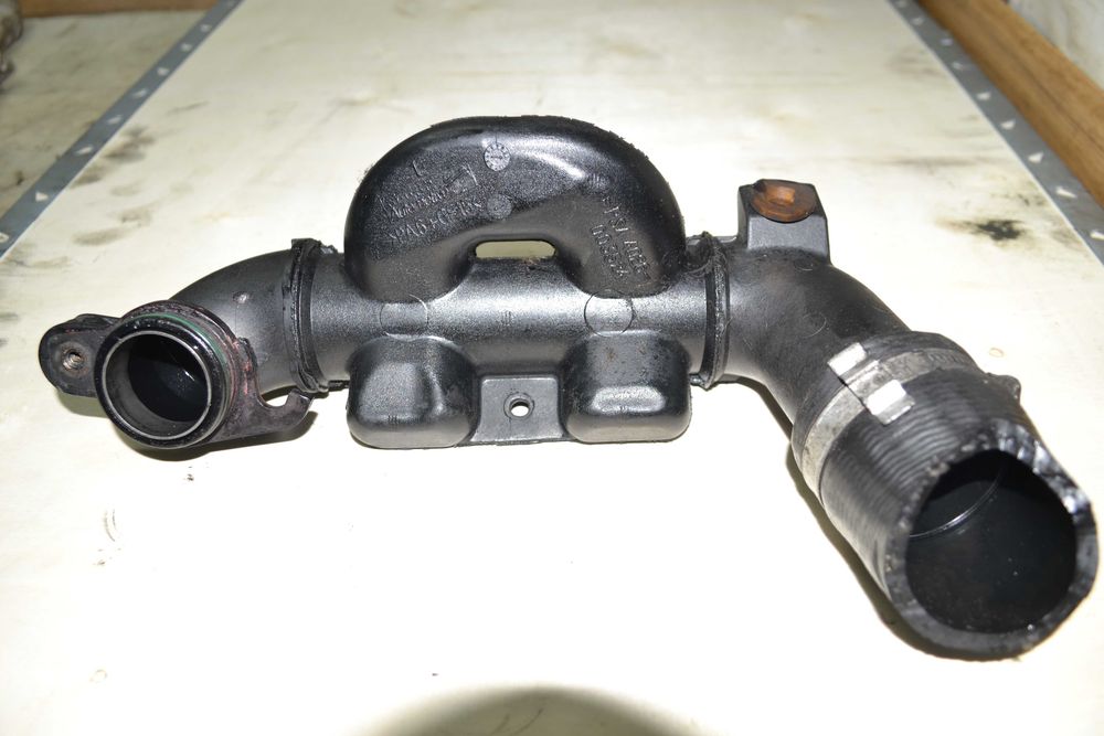 Патрубок інтеркулера Citroen C5/Peugeot 407 1.6 HDi 9657083680