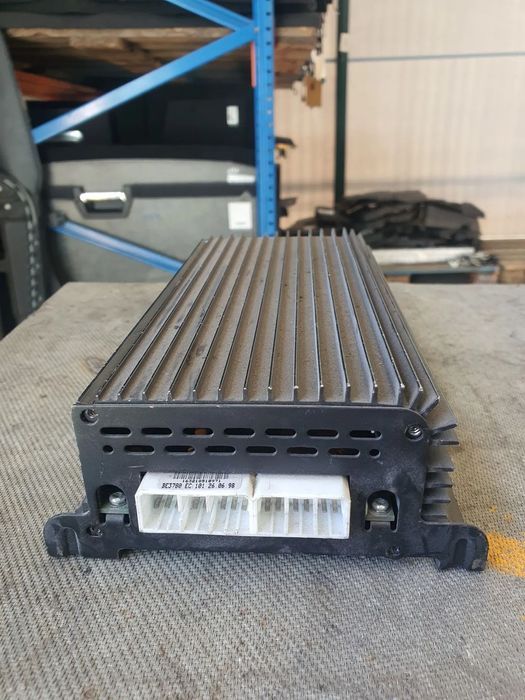 AMPLIFICADOR SOM JEEP CHEROKEE / 56038503