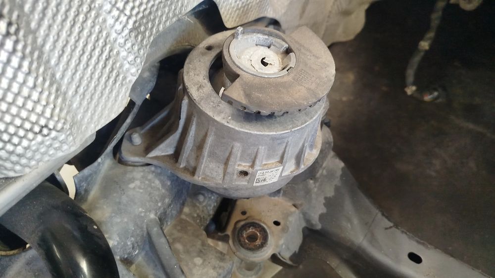 Apoio do motor MERCEDES-BENZ Classe C Carrinha (S205)