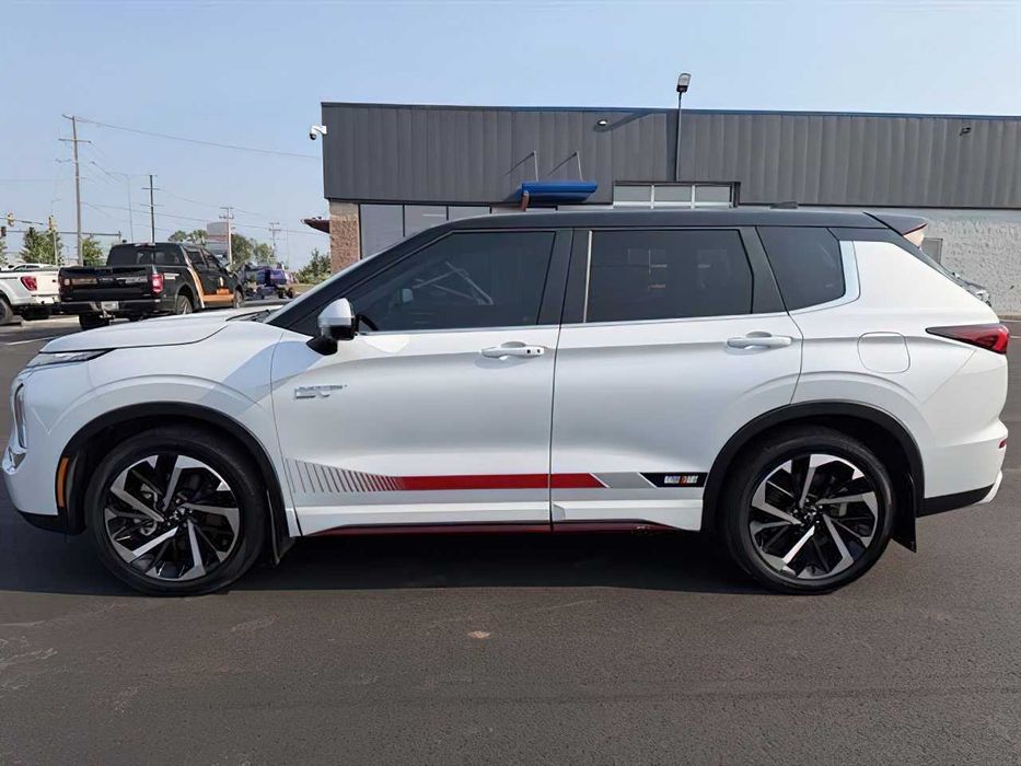 Mitsubishi Outlander PHEV SEL      2023