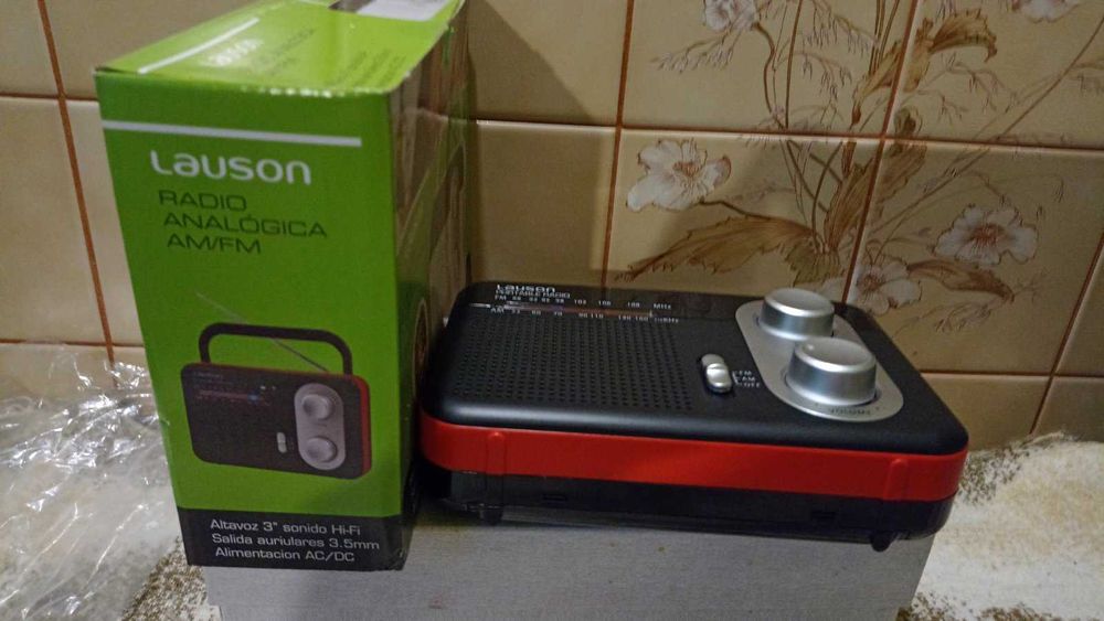 Radio LAUSON RA139 Czarno-czerwony