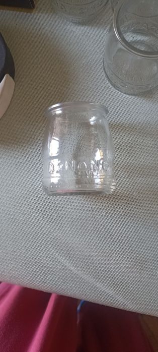 Várias velas e suportes424396578179655682