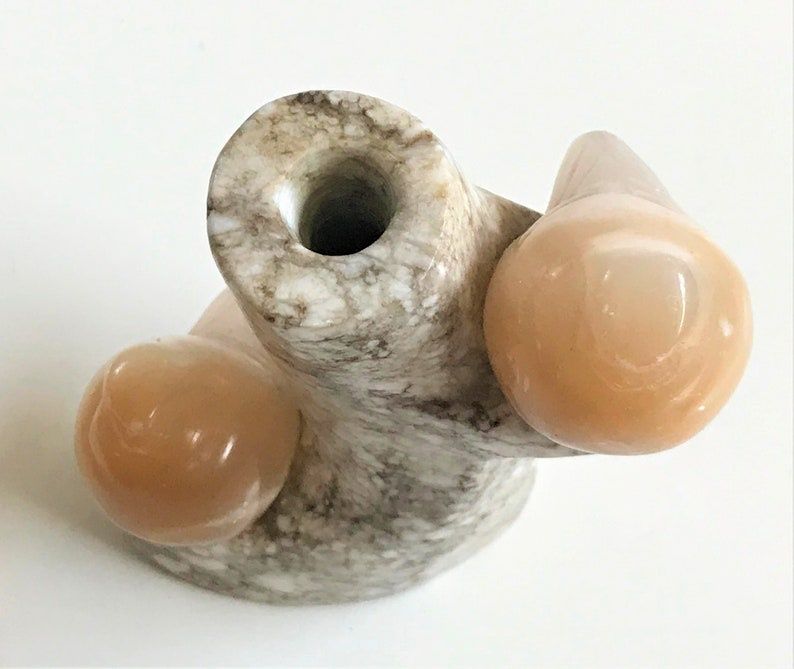 Скульптура,статуэтка-карандашница из натурального камня,сел