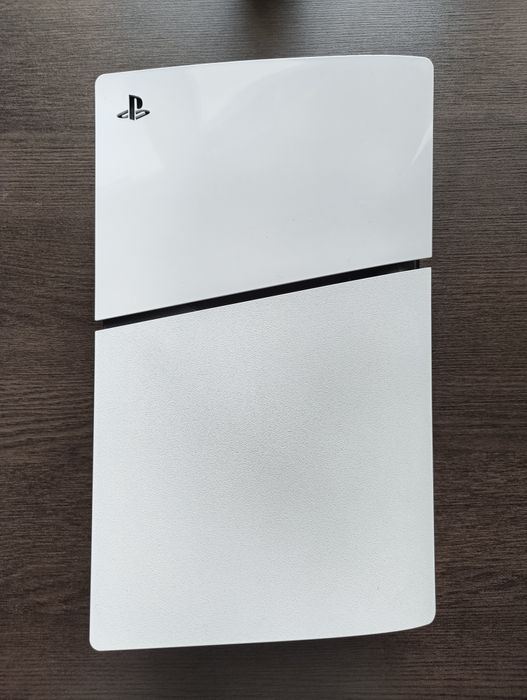 Konsola PS5 Slim z napędem, pełny komplet, gwarancja, bdb stan