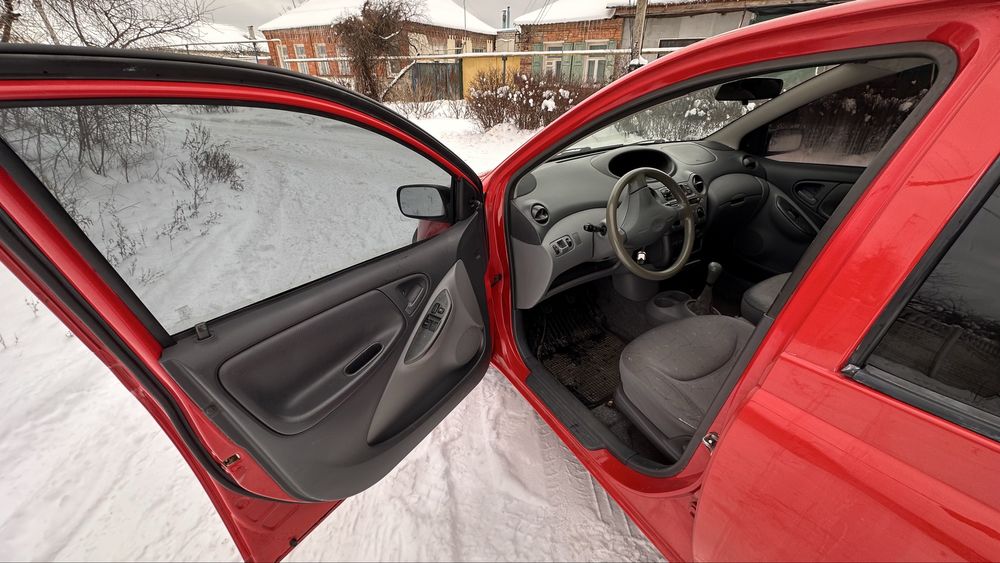 Toyota Yaris 1л