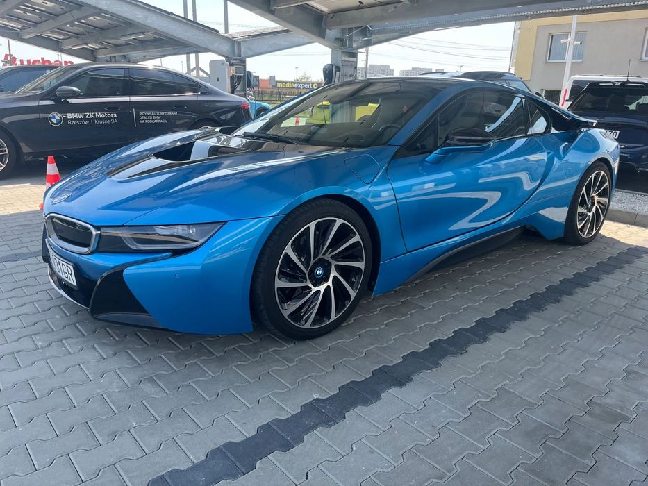 BMW i8