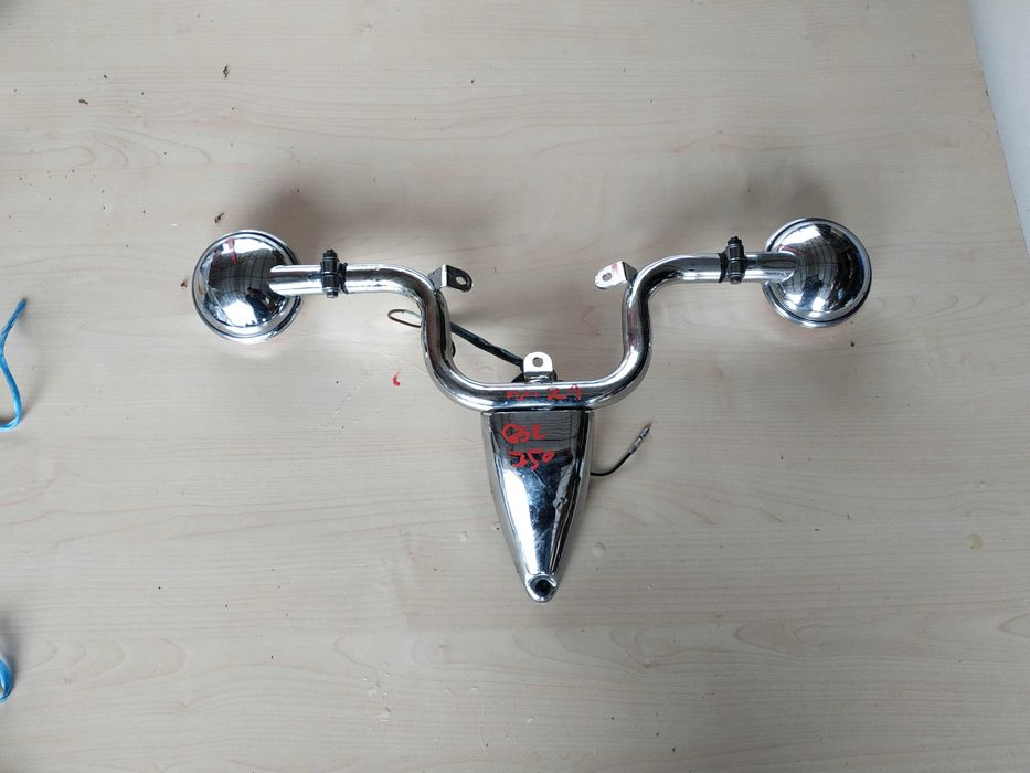 Yamaha XVS 1100 Drag Star Kierunkowskaz tył stelaż