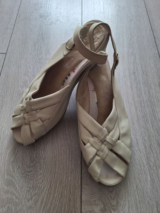 Letnie buty z naturalnej skóry rozm 40