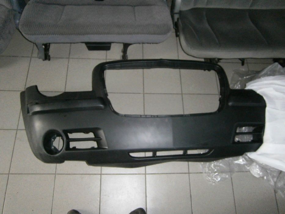 Бампер передний Chrysler 300C