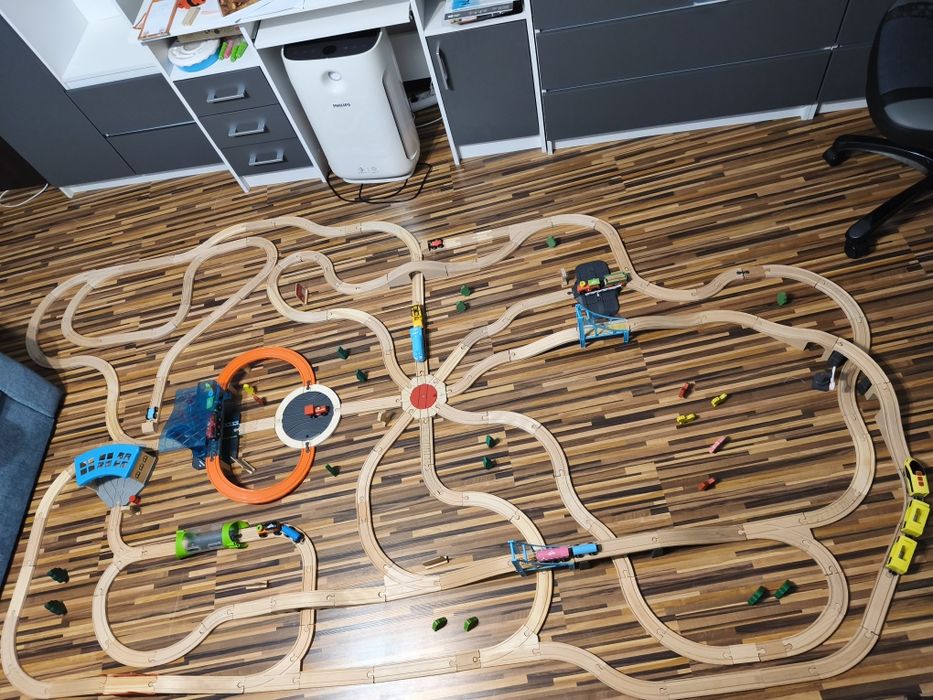 Tory kolejowe drewniane