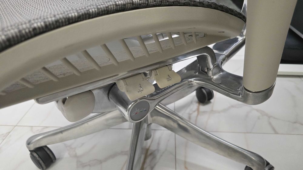 Кресло офисное Expert Spring для руководителя эргономичное