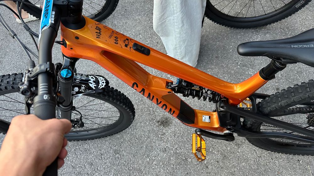 Bicicleta BTT Canyon spectral cf cllctv 8 2024