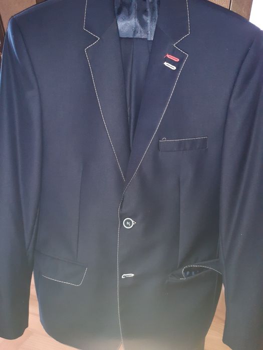 Garnitur (marynarka +spodnie)