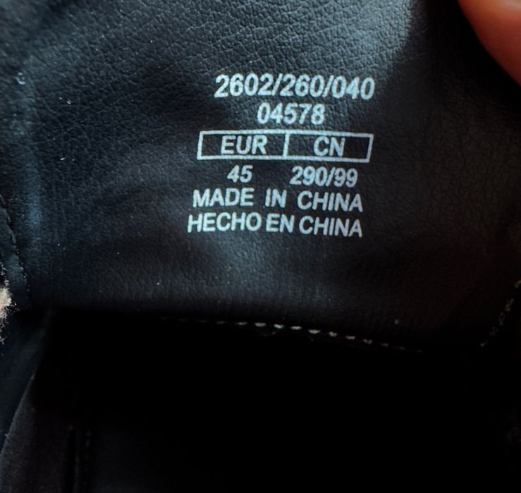 Класичні туфлі BERSHKA