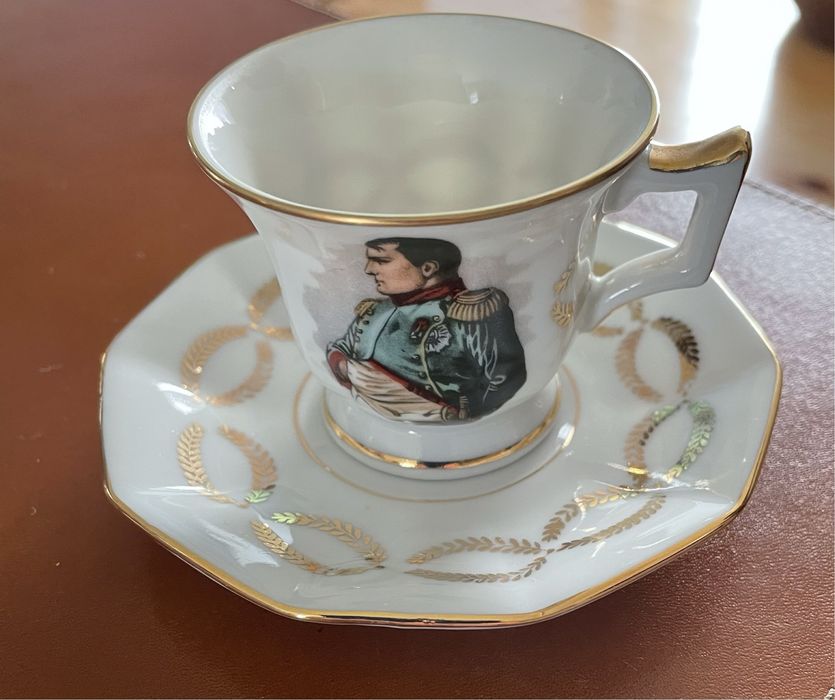 Chavenas de cafe antigas de porcelana