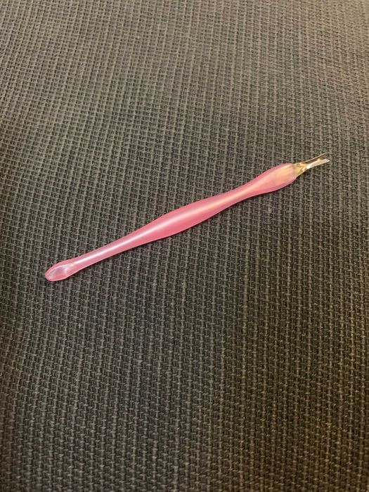 Radełko różowe do paznokci do wycinania skórek