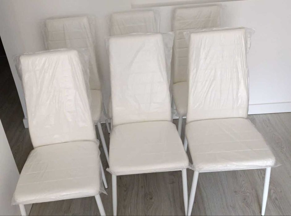 Mesa com 6 lugares + 6 cadeiras (cor cinzenta e branca)64284109584513124