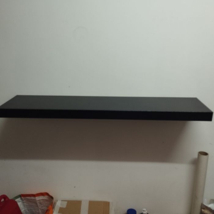 Várias prateleiras IKEA