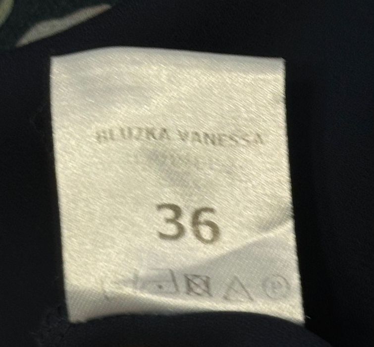 Bluzeczka w kwiaty 36