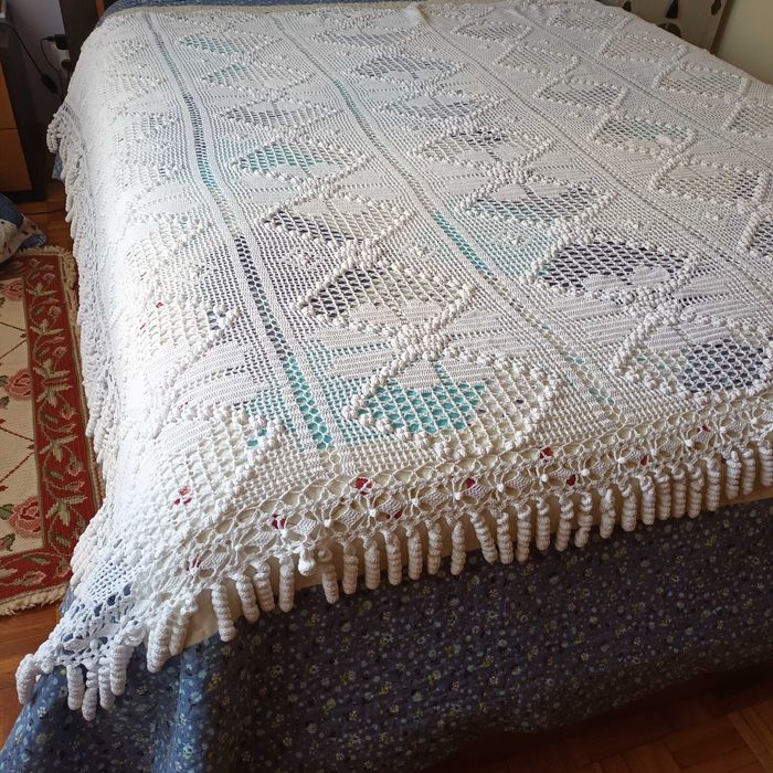 Colcha de renda para cama de casal