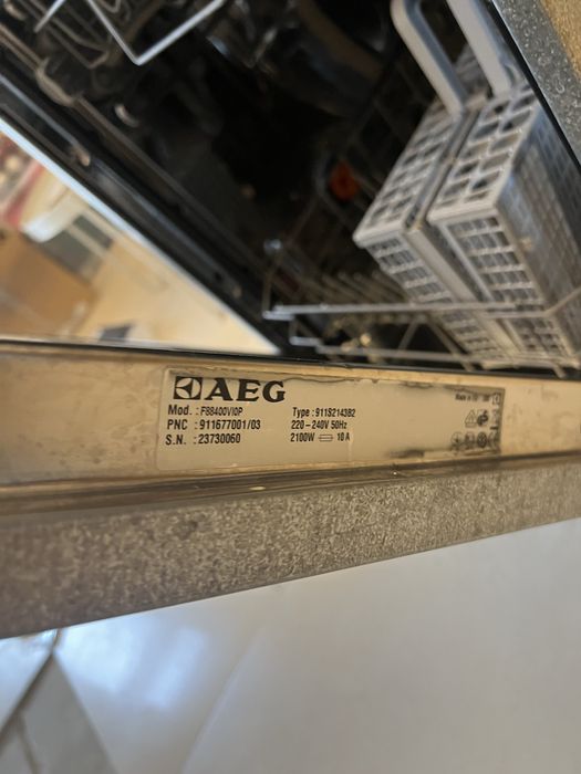 Посудомийна машина AEG F88400VI0P під ремонт