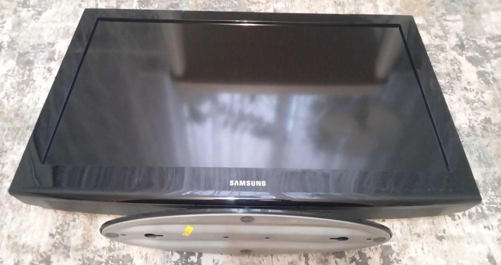 Телевізор Samsung LE32D400E1W на запчастини