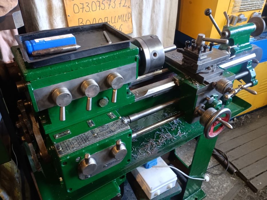 Токарний станок ТВ4