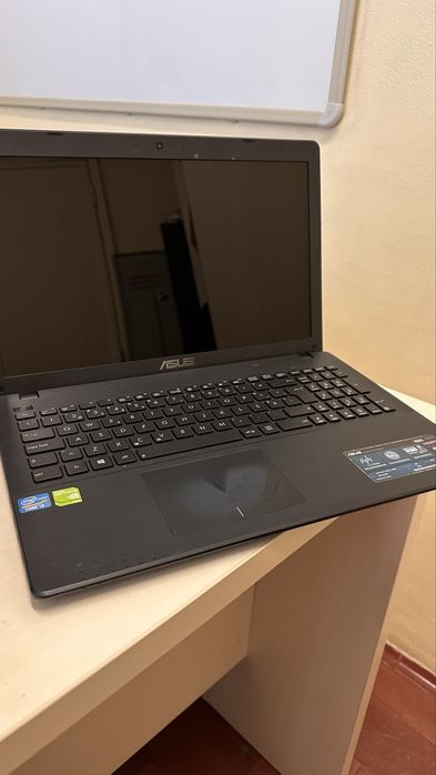 Computador ASUS em nom estado