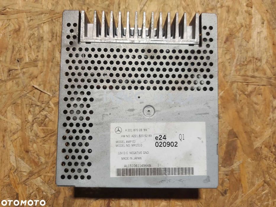 Wzmacniacz moduł radia Mercedes-Benz W221