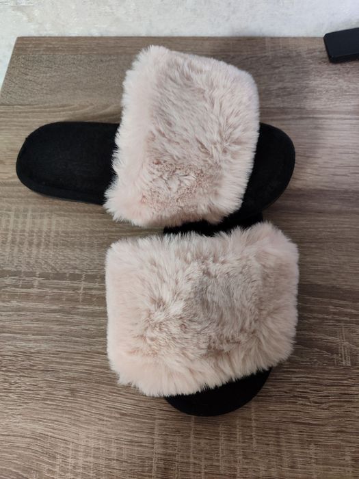 Продам меховые тапули