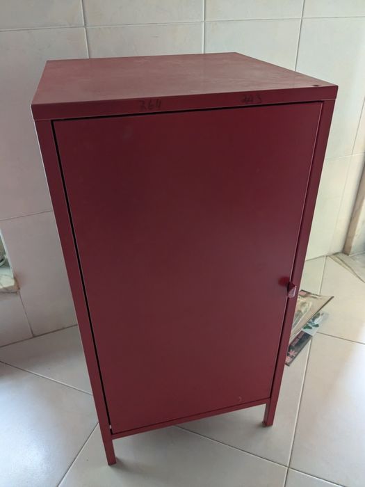 Armário ferro vermelho 35*35*68