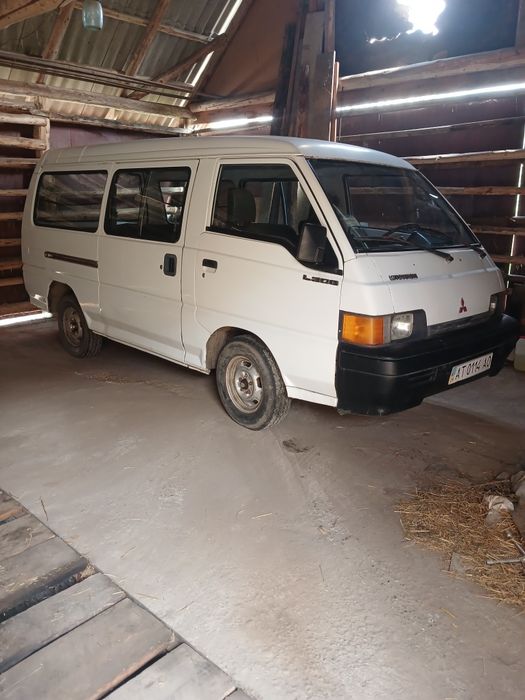 Mitsubishi L 300