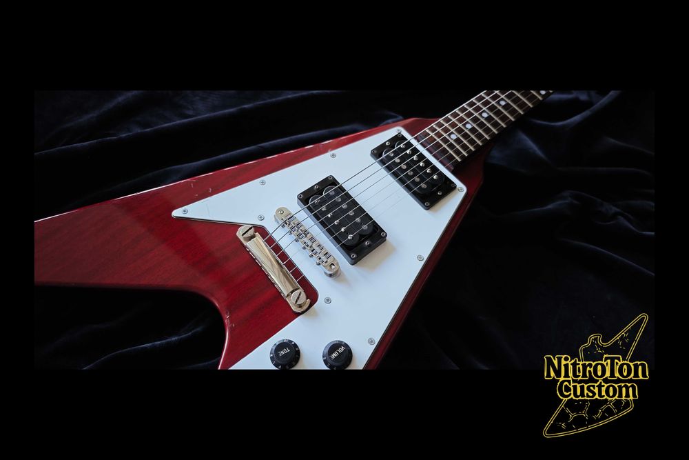Gitara Greco Flying V