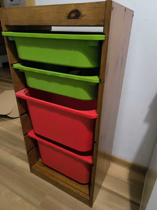 Regał z Ikea drewniany