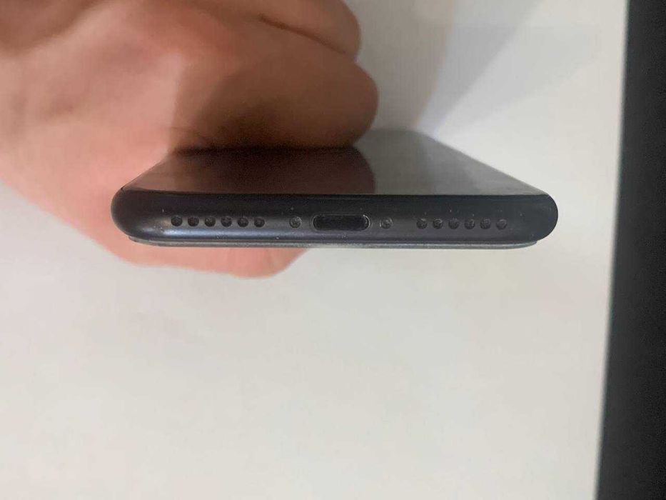 Продам iPhone SE 2 64 GB, neverlock.