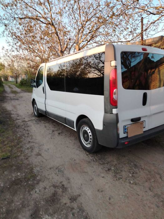 Продам машину Opel vivaro 2012 года