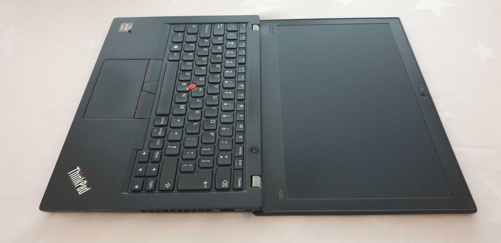 Lenovo Thinkpad 12" Ryzen PRO 16GB RAM, 256GB SSD, OFFICE 2021, AMD Radeon