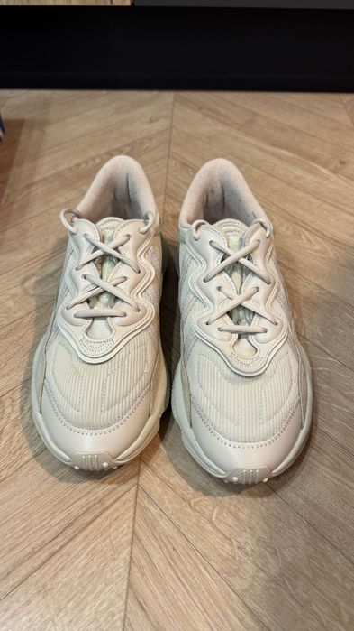 Buty Adidas OZWEEGO Bliss 42