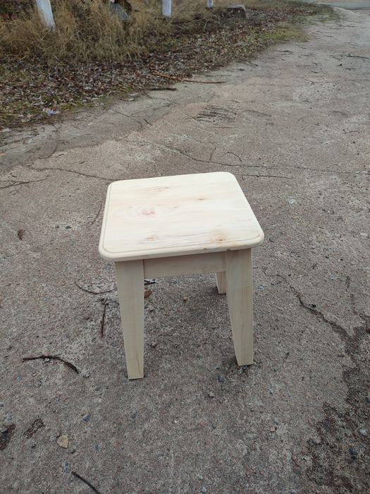 Табурет дерев'яний
