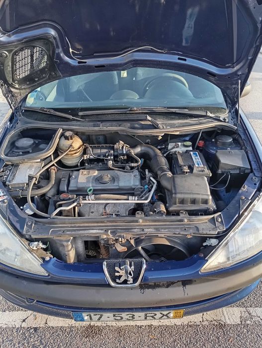 PEUGEOT 206 Hatchback (2A/C) 1.1 i Gasolina 60 cv / 44 kW 2001 — photo 4