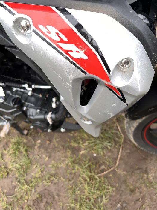 боковий пластик та обід фари на lifan sr 220