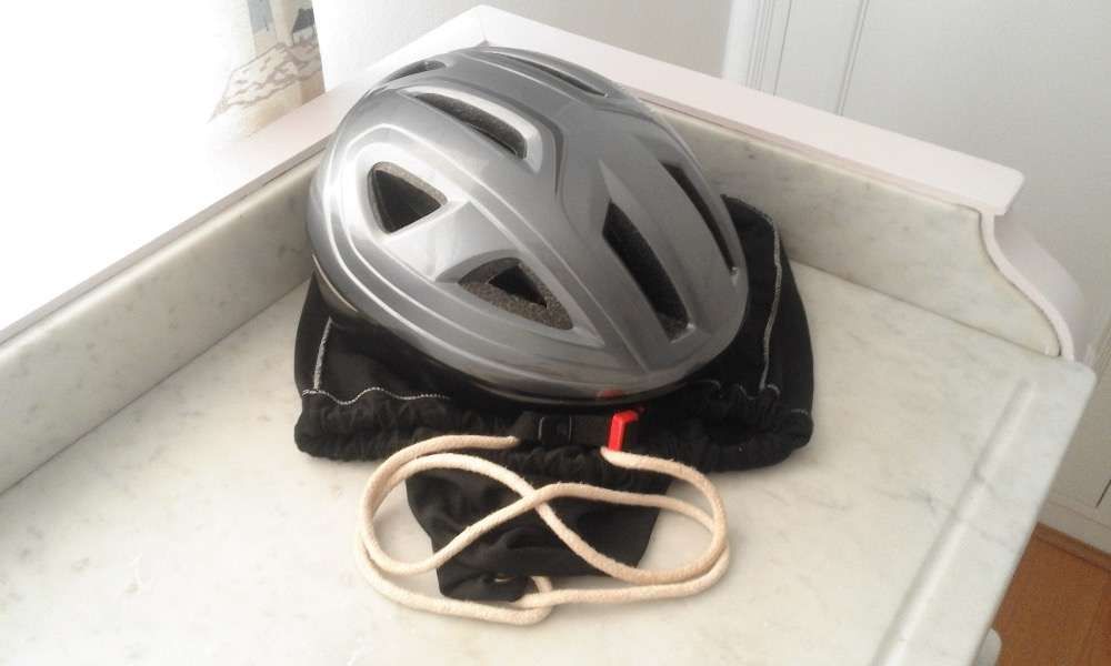 Capacete Desporto tam. 56 61cm Joalheiras Cotoveleiras. Ver descrição.