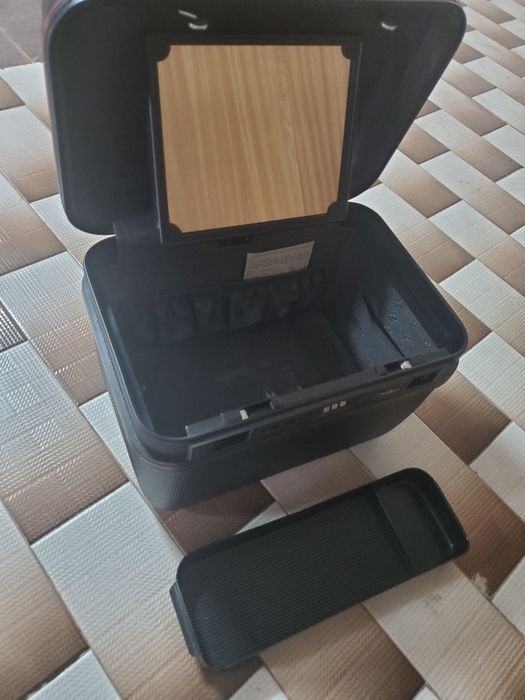 Necessaire, porta maquilhagem, joias ou afins