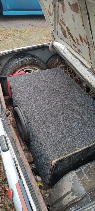 Продам сабвуфер в авто