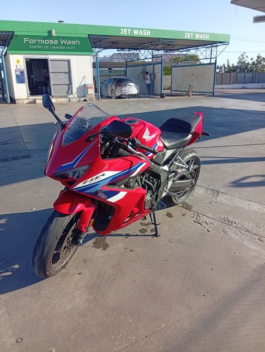 Honda CBR650R 2024