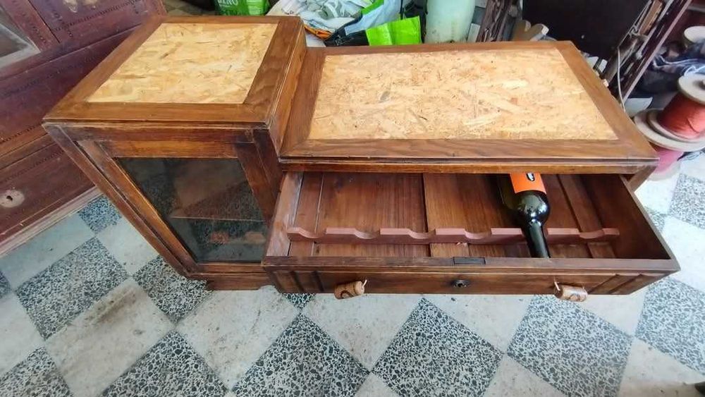 toucador antigo reciclado em móvel garrafeira/TV