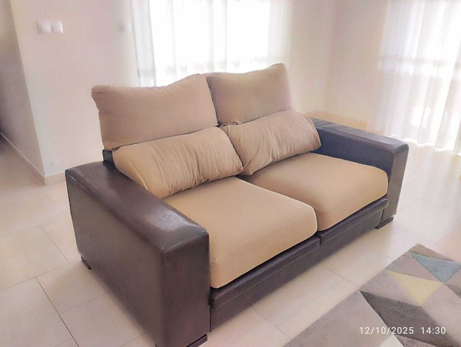 Conjunto de Sofás (2 + 3 lugares com chaise longue)